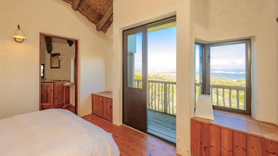 6 Bedroom Property for Sale in Suiderstrand Western Cape